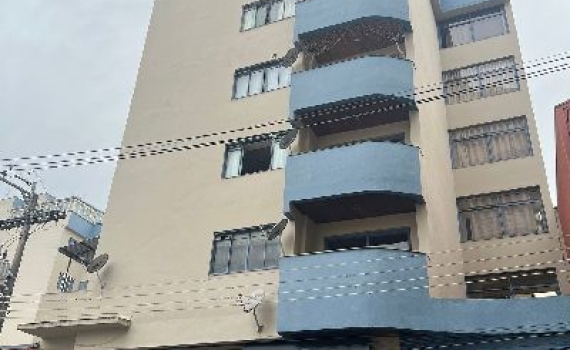 Vende-se apartamento de três dormitórios 