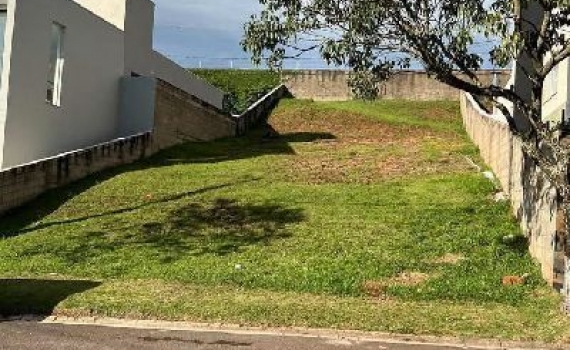 Terreno em condomínio fechado 