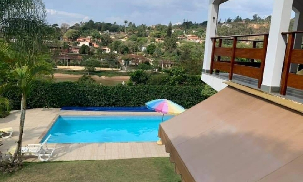 Vendo casa em Serra Negra