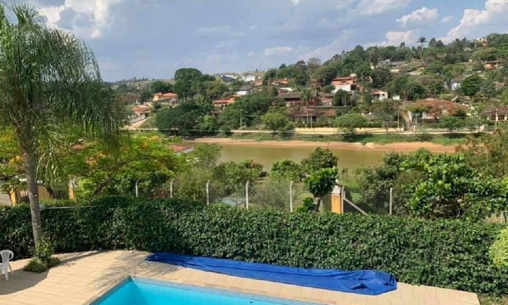 Vendo casa em Serra Negra