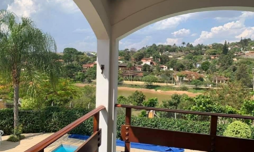 Vendo casa em Serra Negra