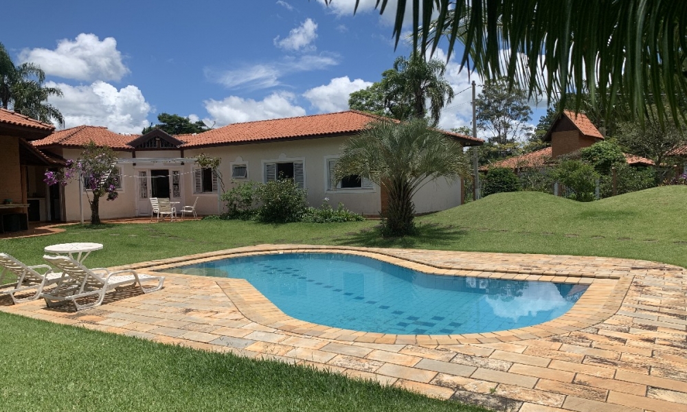 Vendo casa em Serra Negra