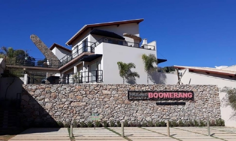 Casa de um dormitório em condomínio 