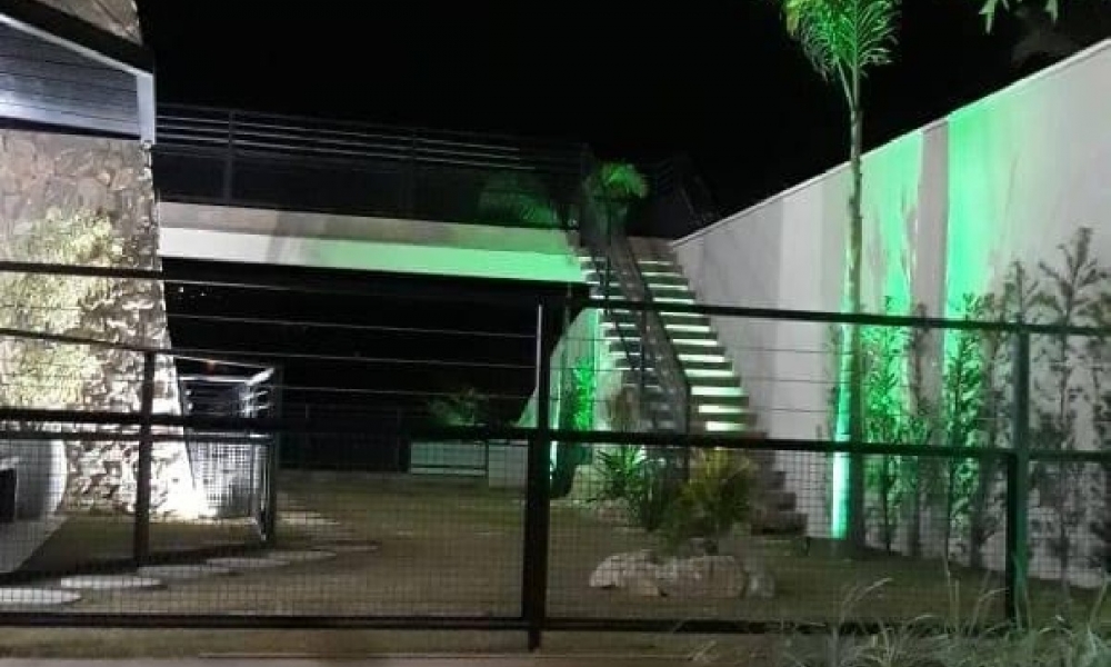 Casa de um dormitório em condomínio 