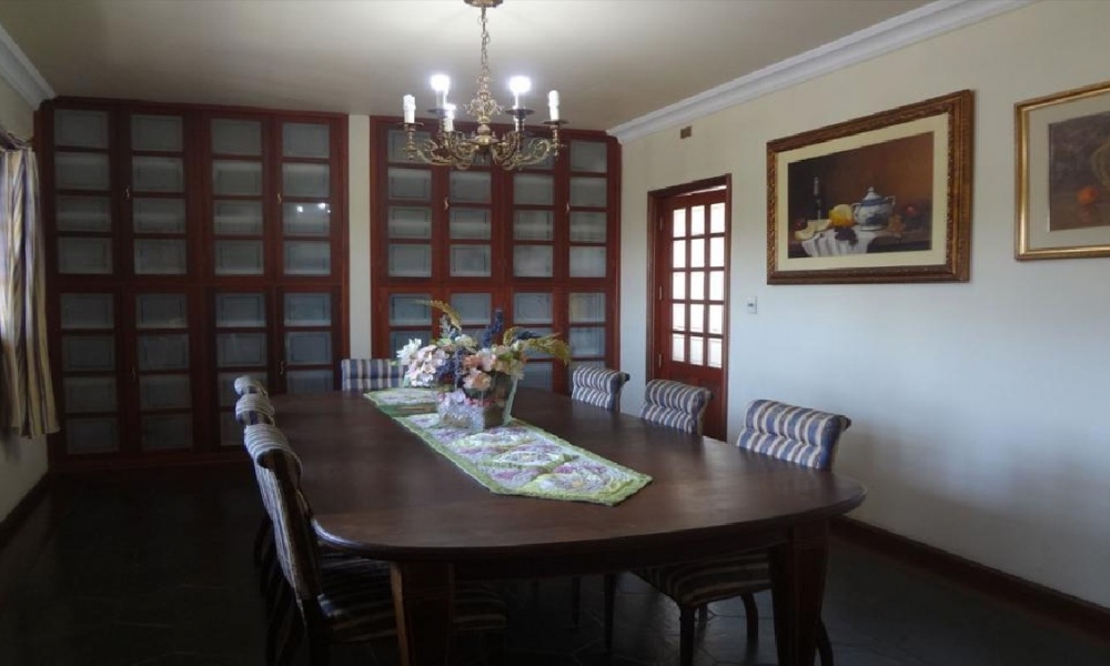 Casa comercial a venda em Serra Negra 