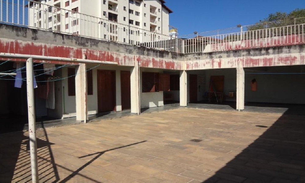 Casa comercial a venda em Serra Negra 