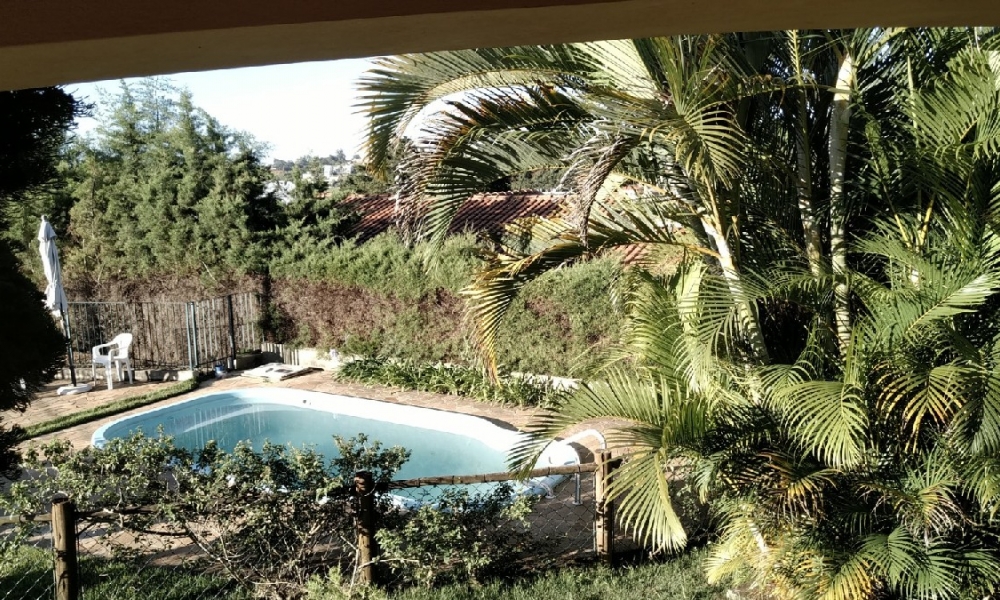 Linda casa com piscina em Serra Negra SP