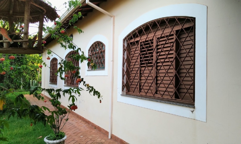 Linda casa com piscina em Serra Negra SP