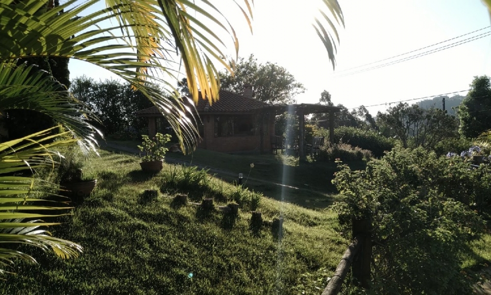 Linda casa com piscina em Serra Negra SP