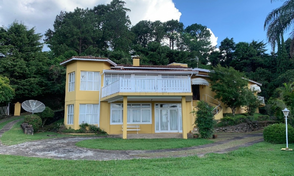 Casa em condomínio fechado 