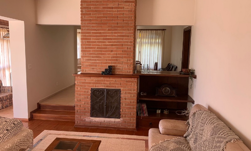 Casa em condomínio fechado 