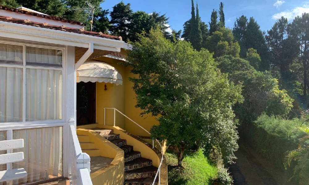 Casa em condomínio fechado 