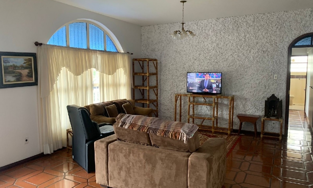 Casa a venda em Serra Negra SP