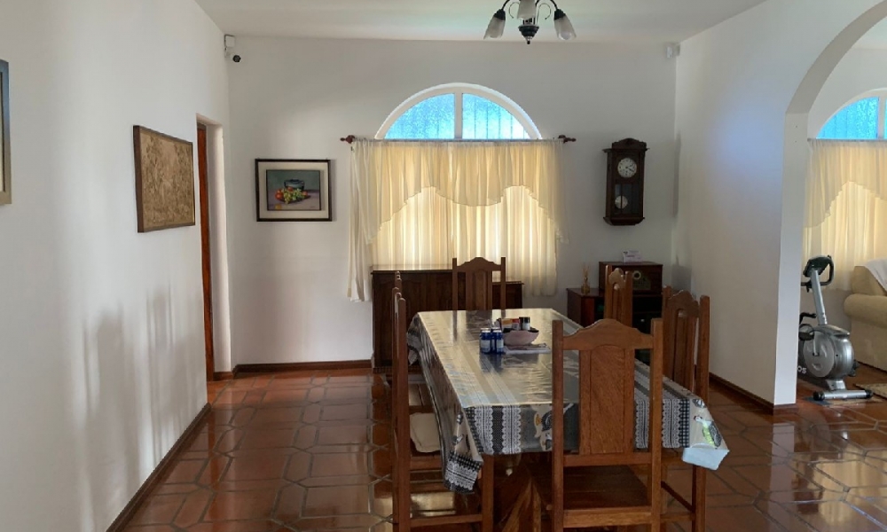 Casa a venda em Serra Negra SP