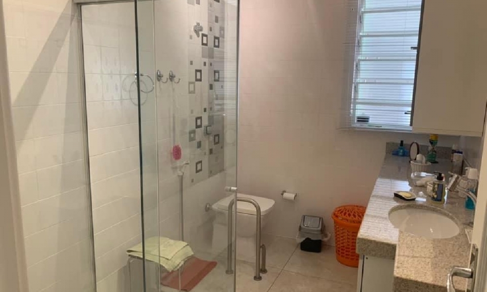 Apartamento de três dormitórios 