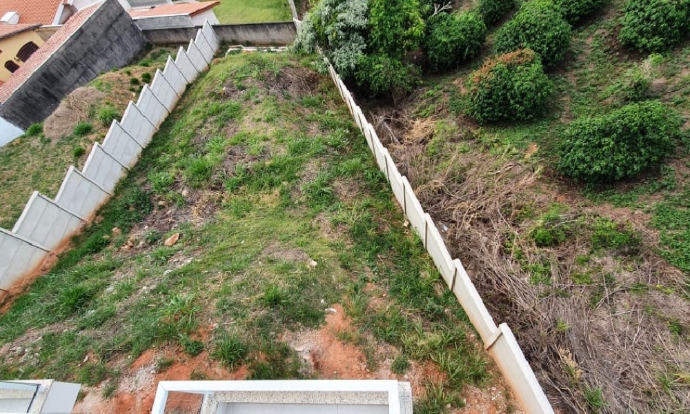 Casa de três dormitórios em Serra Negra 