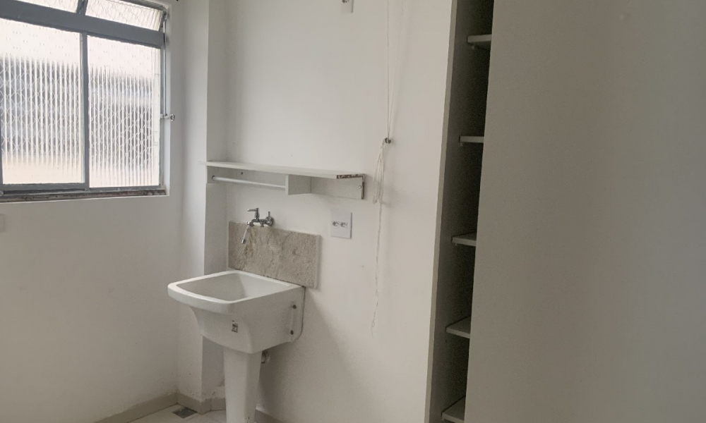 Vende-se apartamento de dois dormitórios 