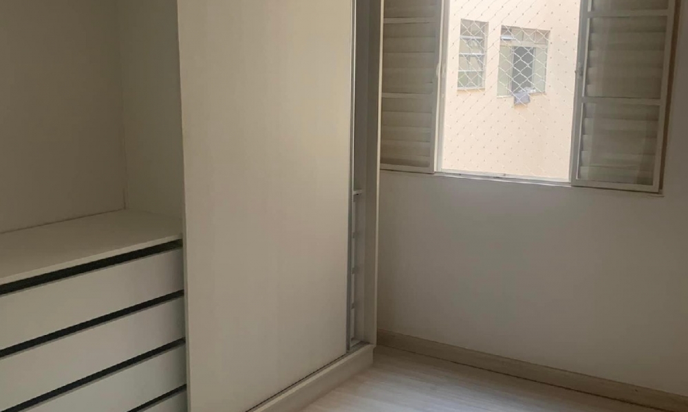 Vende-se apartamento de dois dormitórios 