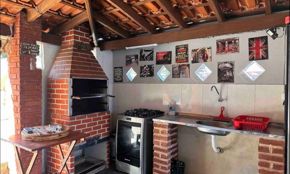 Vende-se chácara em Serra Negra 