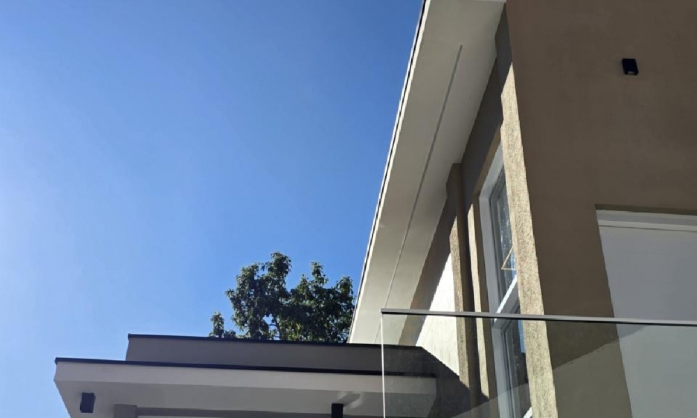 Casa com piscina 