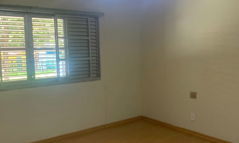 Aluga-se casa em Serra Negra 