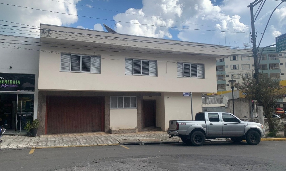 Aluga-se casa em Serra Negra 