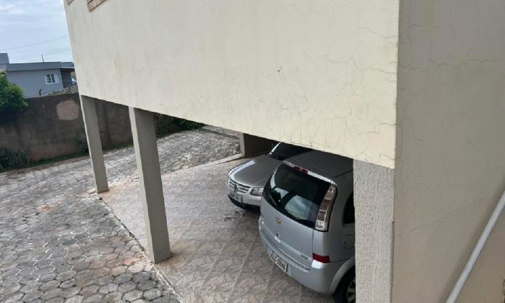 Vende-se casa em Serra Negra 