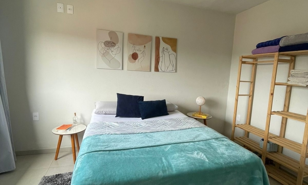 Vende-se prédio em Serra Negra 