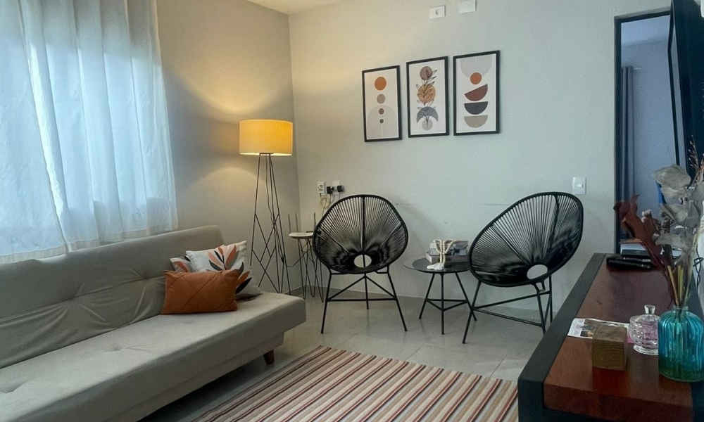 Vende-se prédio em Serra Negra 