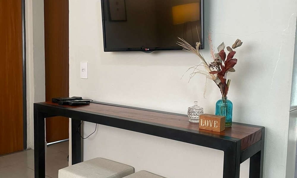 Vende-se prédio em Serra Negra 