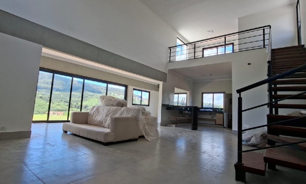 Vende-se casa em condomínio 