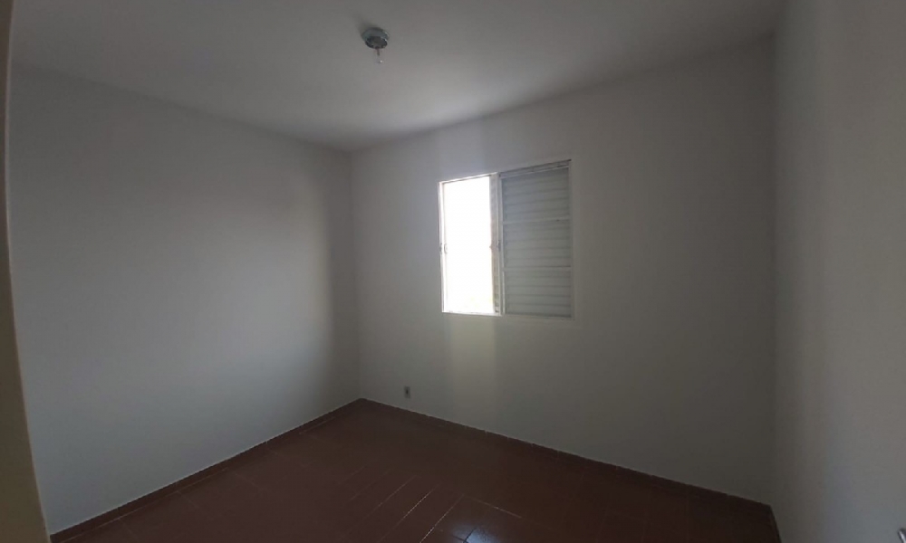  Vende-se sobrado de dois dormitórios 