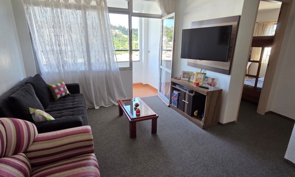 Vende-se apartamento em Serra Negra 