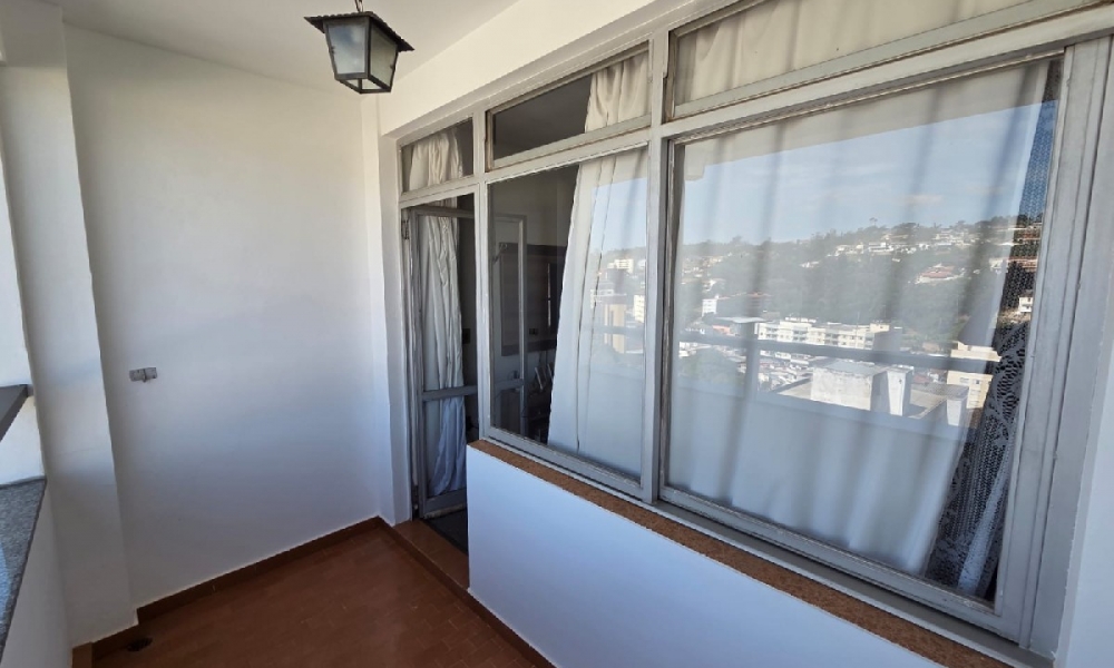 Vende-se apartamento em Serra Negra 