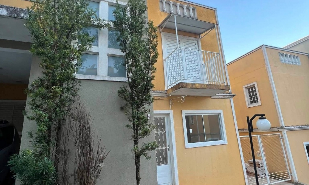 Casa em condomínio 
