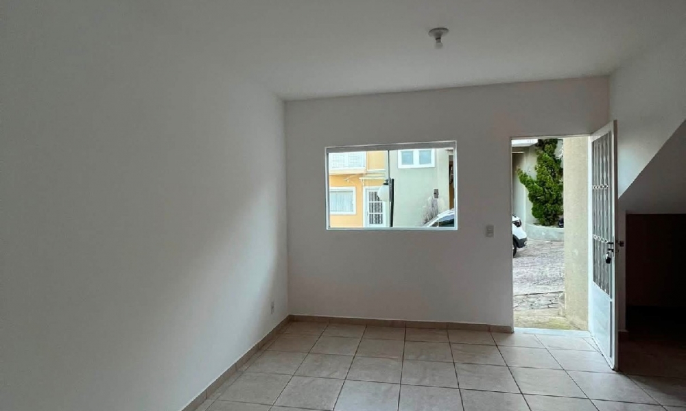 Casa em condomínio 