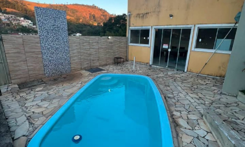 Casa em condomínio 